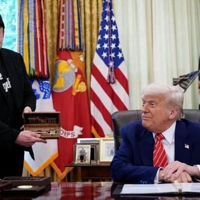Trump quer acionar Elon Musk para restaurar internet no Irã