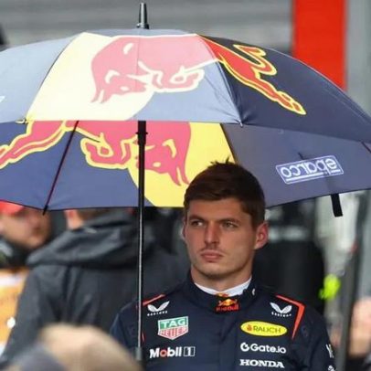 Chefe da Red Bull aponta risco de Verstappen permanecer na equipe em 2026