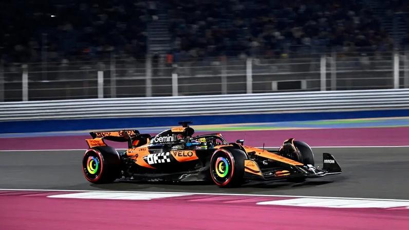 Oscar Piastri, da McLaren, no GP do Catar (Foto: Mahmud HAMS / AFP)