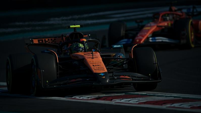 Lando Norris no GP de Abu Dhabi de F1, onde conquistou o título (Foto: Giuseppe CACACE / AFP)