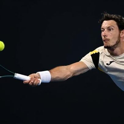 Espanhol faz truques, mas perde ponto em Brisbane