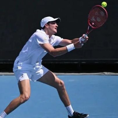 João Fonseca perde na estreia do Australian Open sem ritmo