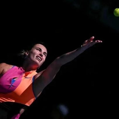 Sabalenka se aproxima de marcas de Serena Williams e Iga Swiatek