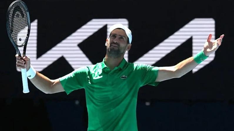O sérvio Novak Djokovic na partida contra o italiano Francesco Maestrelli