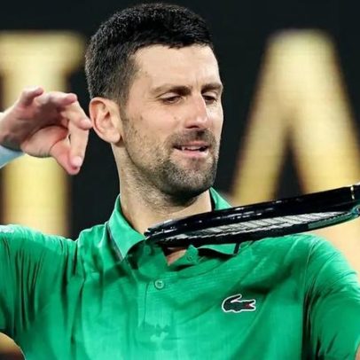 Djokovic vence holandês e iguala recorde de Federer no Australian Open
