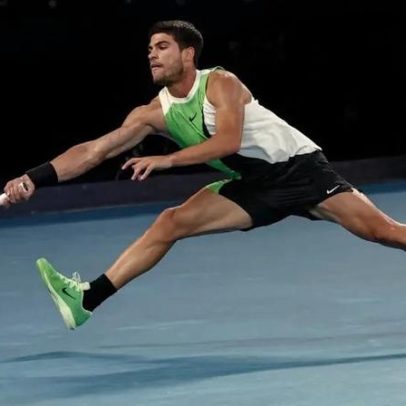 Alcaraz quebra escrita e vai à semifinal do Australian Open