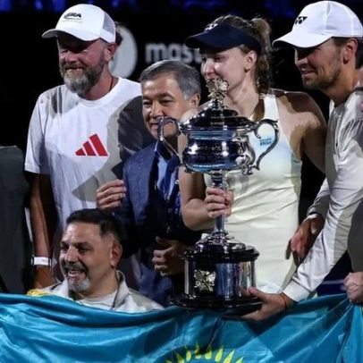 Rybakina iguala feito de Sharapova em 2008 no Australian Open
