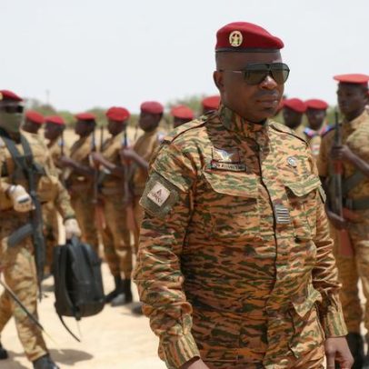 Togo expulsa ex-líder de Burkina Faso após alegação de golpe, segundo fontes
