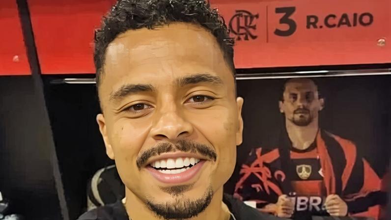 Jogador de 28 anos foi pouco utilizado por Filipe Luís