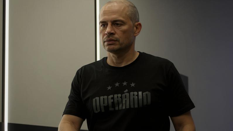 Alex não é mais técnico do Operário-PR (Foto: Arquivo pessoal)