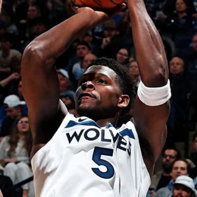 Anthony Edwards faz história e Timberwolves vencem Cavaliers