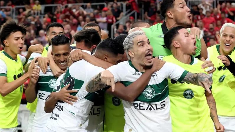Coritiba retornou à Série A após dois anos. Foto: Edson De Souza/Thenews2/Gazeta Press