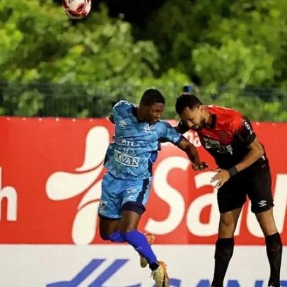 Azuriz vence Athletico de virada pelo Paranaense