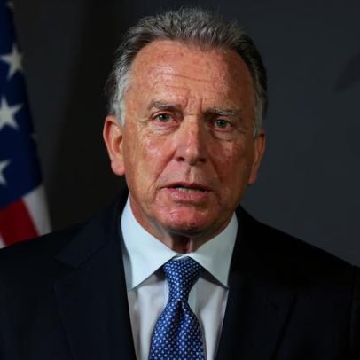 Envoy dos EUA Witkoff e Reza Pahlavi discutem protestos no Irã, segundo Axios