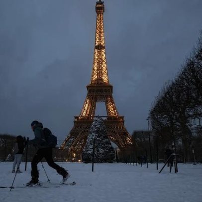 França enfrenta paralisação por neve intensa