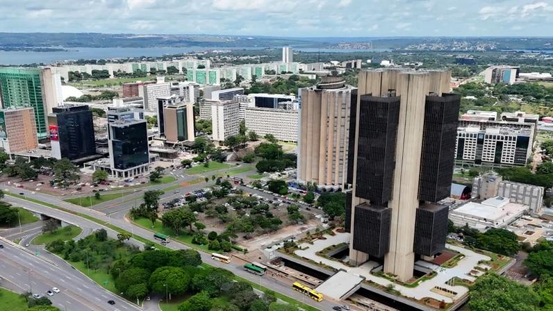 Para 2026, especialistas consultados pelo Banco Central mantiveram previsão de que alta dos preços fique dentro da meta.