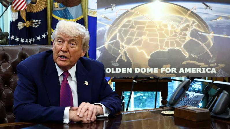 U.S. President Donald Trump makes an announcement regarding the Golden Dome missile defense shield in the Oval Office of the White House in Washington, D.C., U.S., May 20, 2025. REUTERS/Kevin Lamarque