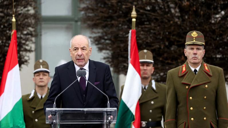 Presidente húngaro fixa 12 de abril como data da eleição parlamentar