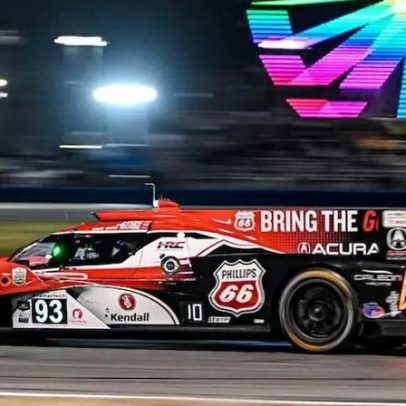 Helio Castroneves conquista a pole no Daytona International Speedway