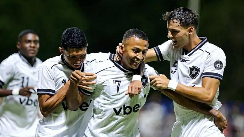 Kauan Toledo comemora seu gol pelo Botafogo na partida contra o Sampaio Corrêa, pelo Campeonato Carioca (Foto: Arthur Barreto/BFR)