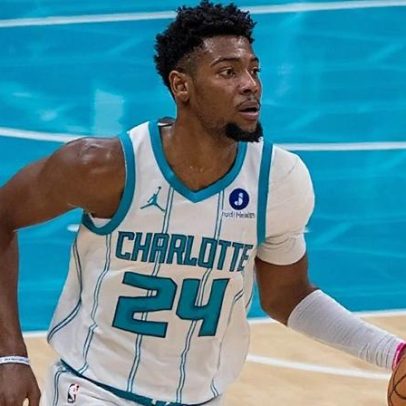 Técnico do Hornets comenta expectativa sobre Brandon Miller