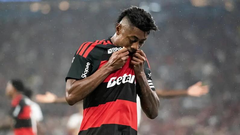 Bruno Henrique durante duelo entre Flamengo e Vasco no Maracanã (Foto: DELMIRO DOS SANTOS JUNIOR/Mochila Press/Gazeta Press)