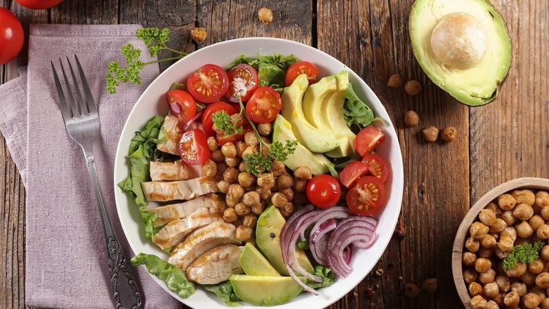 Jantar saudável: 7 receitas sem ovo com alto teor de proteína