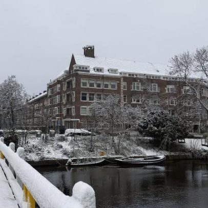 Tráfego ferroviário na Holanda interrompido por neve e gelo