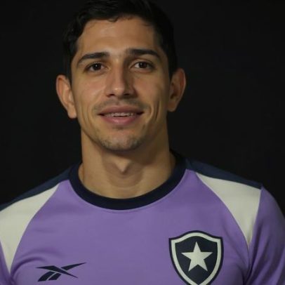 Savarino se reapresenta ao Botafogo em meio à indefinição