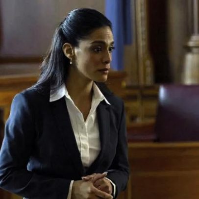 Atriz de Law & Order agradece aos fãs brasileiros e recebe muito carinho