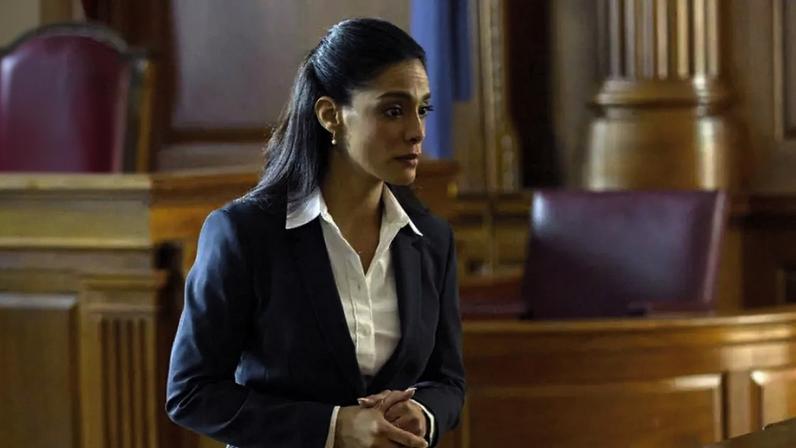 Odelya Halevi em cena de Law & Order