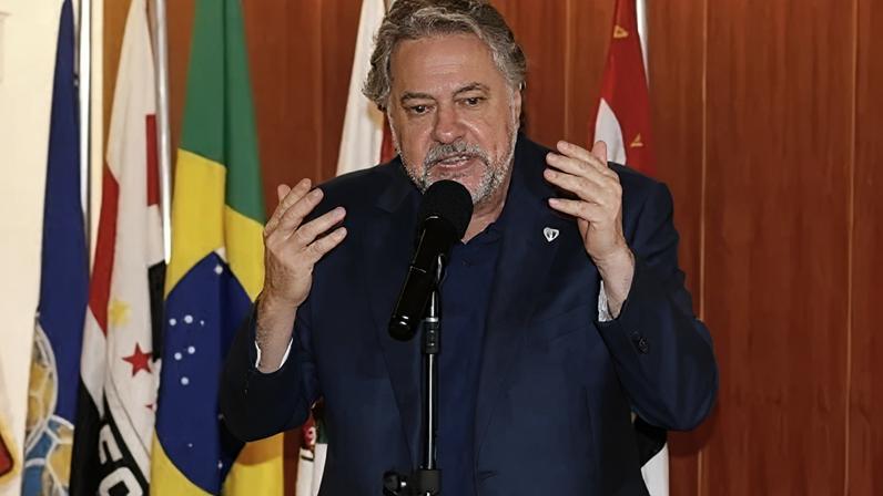 Julio Casares sofreu impeachment e foi afastado da presidência do São Paulo