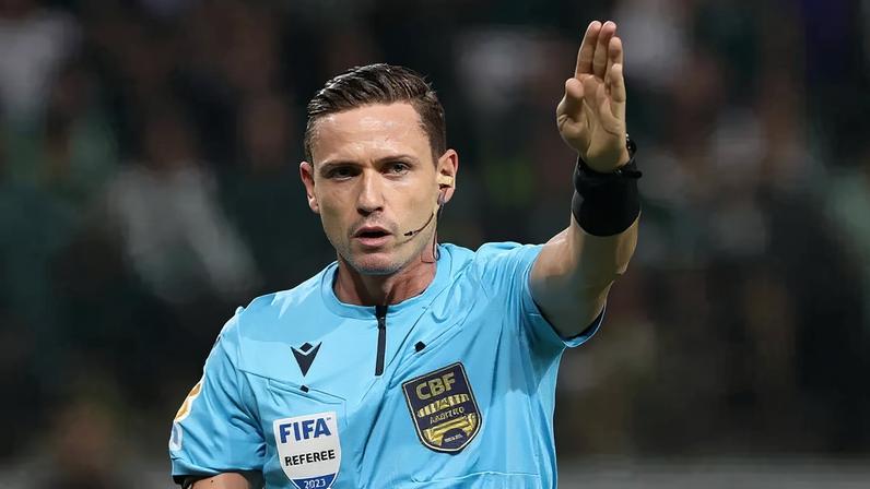 Ramon Abatti Abel apita Vitória x Remo (Foto: Cesar Grecco/Palmeiras)