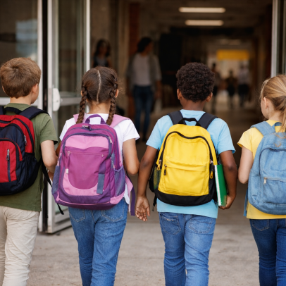 Volta às aulas 2026: planejamento e pesquisa de preços ajudam famílias a economizar no material escolar
