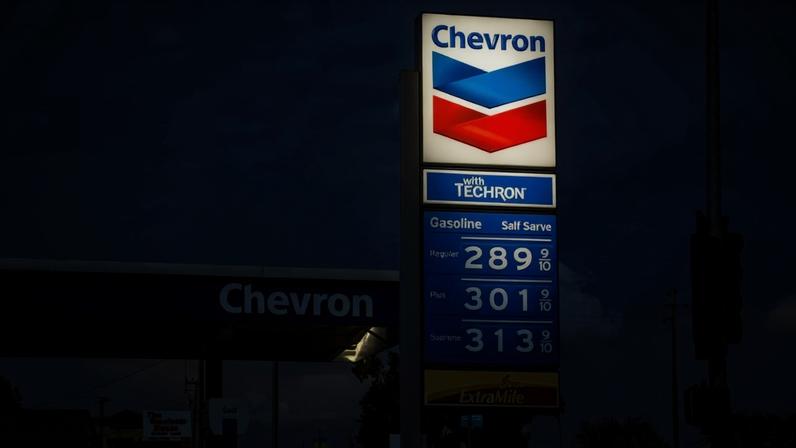 30) Chevron: - US$ 1,7 bilhão Vendas em 2016: US$ 110 bilhões EBIT (lucro antes de encargos financeiros, pagamento de juros e impostos): - US$ 5,8 bilhões Imposto de renda: - US$ 1,7 bilhão Alíquota efetiva: N/A