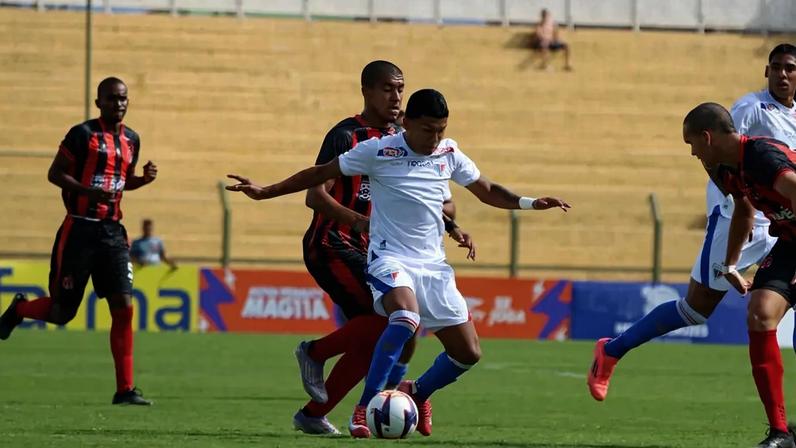 Partida entre Confiança e Fortaleza, pela Copinha 2026 (Foto: Agência NaCaraDoGol/Fortaleza EC)