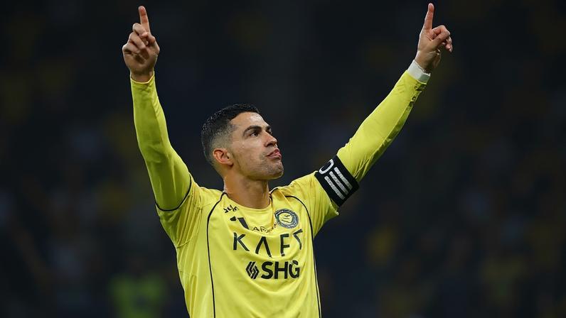 Cristiano Ronaldo, do Al-Nassr, celebra gol durante partida contra o Al-Okhdood, válida pelo Campeoanto Saudita (Foto: Divulgação/Al-Nassr)
