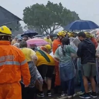 Raio atinge área onde bolsonaristas aguardavam Nikolas em Brasília