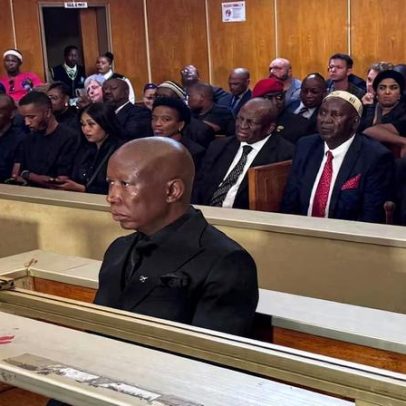 Apoiadores se reúnem enquanto Malema aguarda sentença em caso de arma de fogo