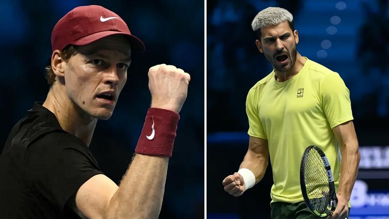 Jannik Sinner e Carlos Alcaraz se enfrentam em final inédita do ATP Finals (Foto: Marco BERTORELLO / AFP)
