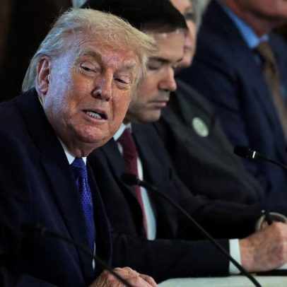 Trump planeja briefing sobre opções para o Irã na terça, diz WSJ