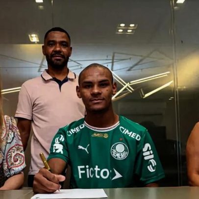 Eduardo Conceição assina contrato profissional com o Palmeiras; saiba a multa