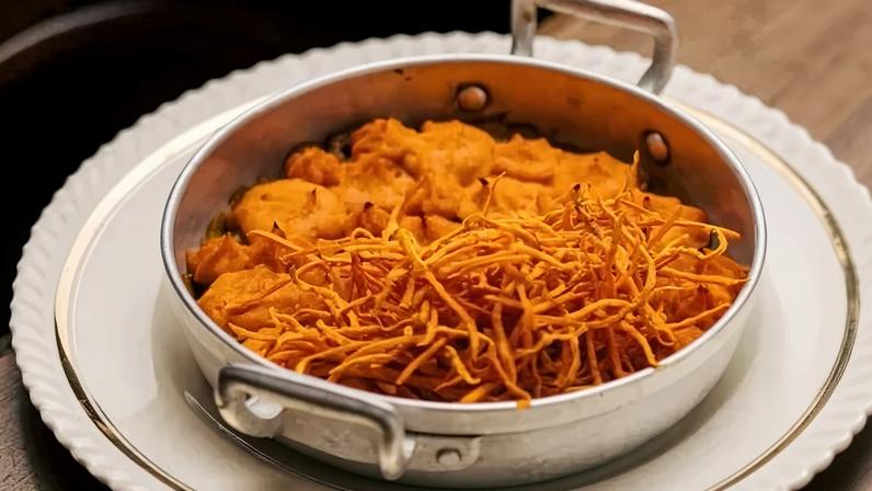 Escondidinho de pato com purê de batata doce e laranja do Birosca