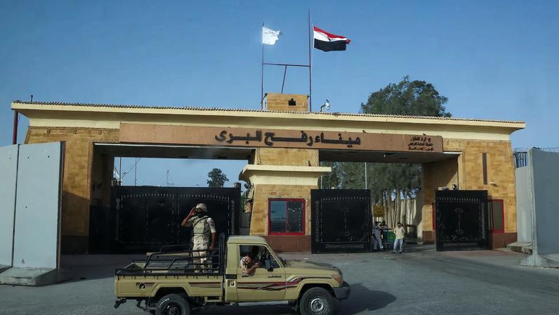 Egyptian soldiers stand guard near the Rafah Crossing at the Egypt-Gaza border, in Rafah, Egypt, July 4, 2024. REUTERS/Amr Alfiky