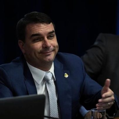 Senado pagou viagem de Flávio Bolsonaro a SP para agenda de pré-campanha