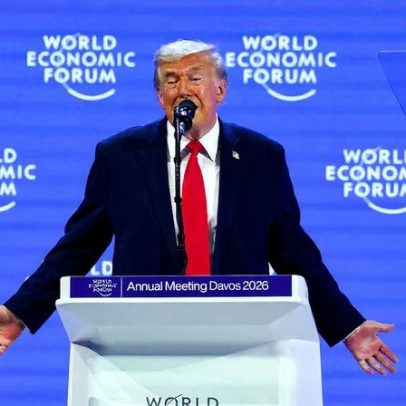 Trump critica Carney em Davos, diz que Canadá deve agradecer