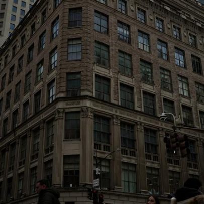 Crise na Saks: dívida, atrasos e desgaste da imagem de ícone do luxo