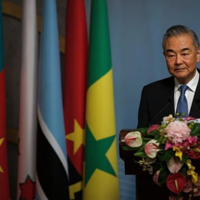 Diplomata chinês de alto nível encontra PM da Etiópia e amplia cooperação
