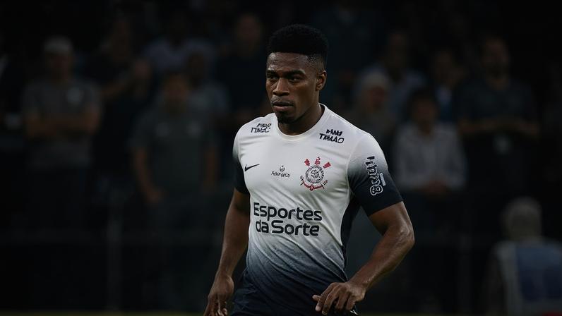 Félix Torres foi expulso com menos de 15 minutos no Corinthians x Racing pela Sul-Americana