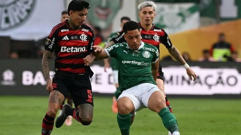 Palmeiras e Flamengo seguem liderando o ranking de elencos mais caros do Brasileirão em 2026. (Foto: Luis ACOSTA / AFP)